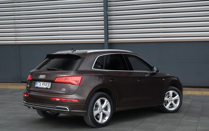 Audi Q5 cena 159900 przebieg: 75000, rok produkcji 2018 z Czersk małe 154
